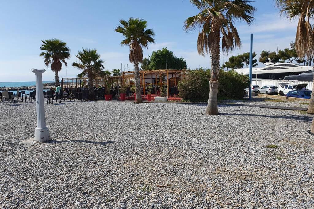 Riviera Sun Standing Studio Villeneuve-Loubet Exterior foto